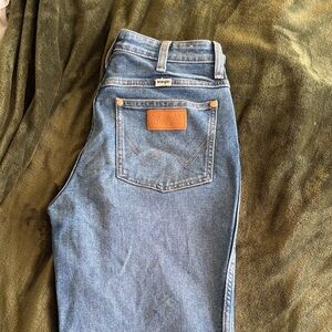 Wrangler wanderer high rise flare